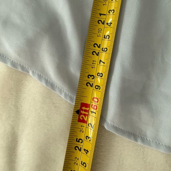 Loft Woman’s Size Medium Light Blue Blouse With Ruffle Sleeves EM85 - Picture 6 of 6